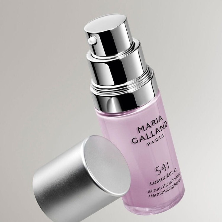 Maria-Galland-Harmonizing-Serum-541-Rozswietlajace-serum-przeciw-przebarwieniom-30-ml2.jpg